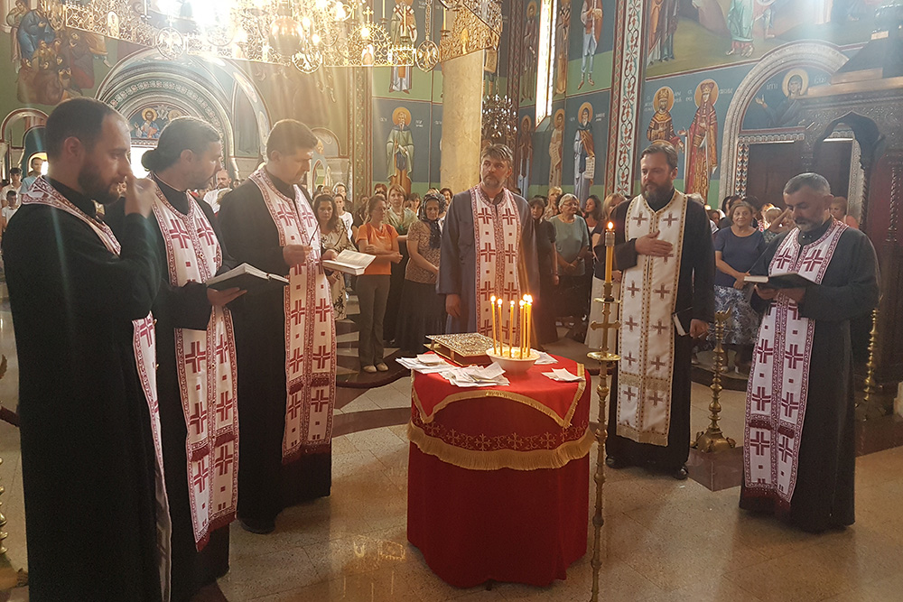 Јелеосвећење у Лазаревцу