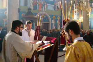 Света Архијерејска Литургија у храму Светог великомученика Димитрија Света Архијерејска Литургија у храму Светог великомученика Димитрија