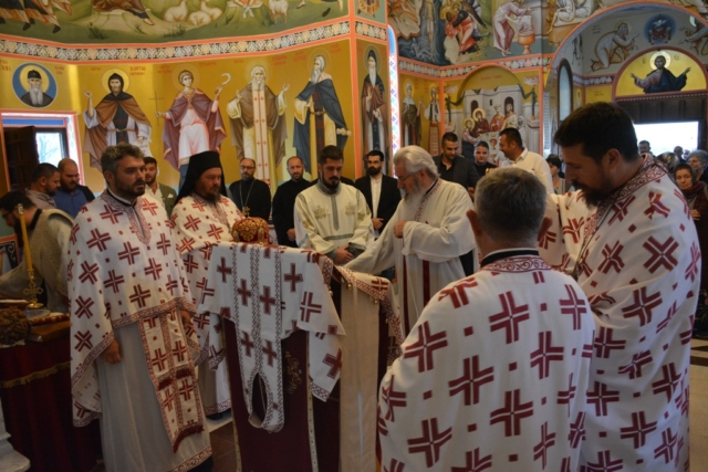 Sveta arhijerejska liturgija u Rudovcima