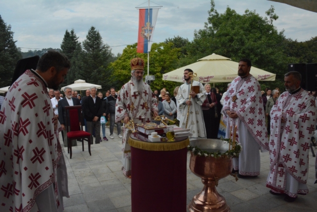 Sveta arhijerejska liturgija u Rudovcima