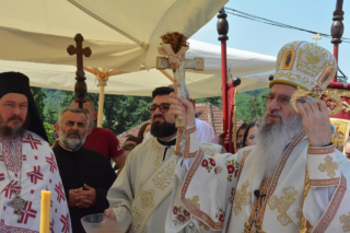 Sveta arhijerejska liturgija u selu Rudovci Sveta arhijerejska liturgija u selu Rudovci