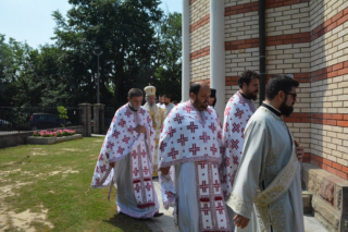 Sveta arhijerejska liturgija u selu Rudovci Sveta arhijerejska liturgija u selu Rudovci